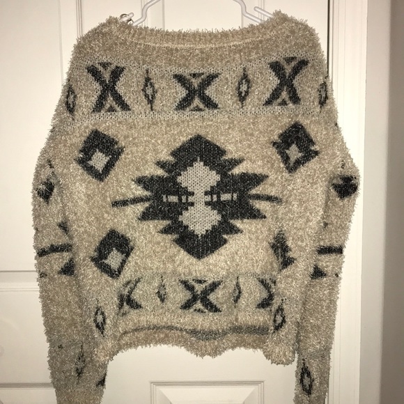 Aztec Pattern Sweater - Picture 3 of 3